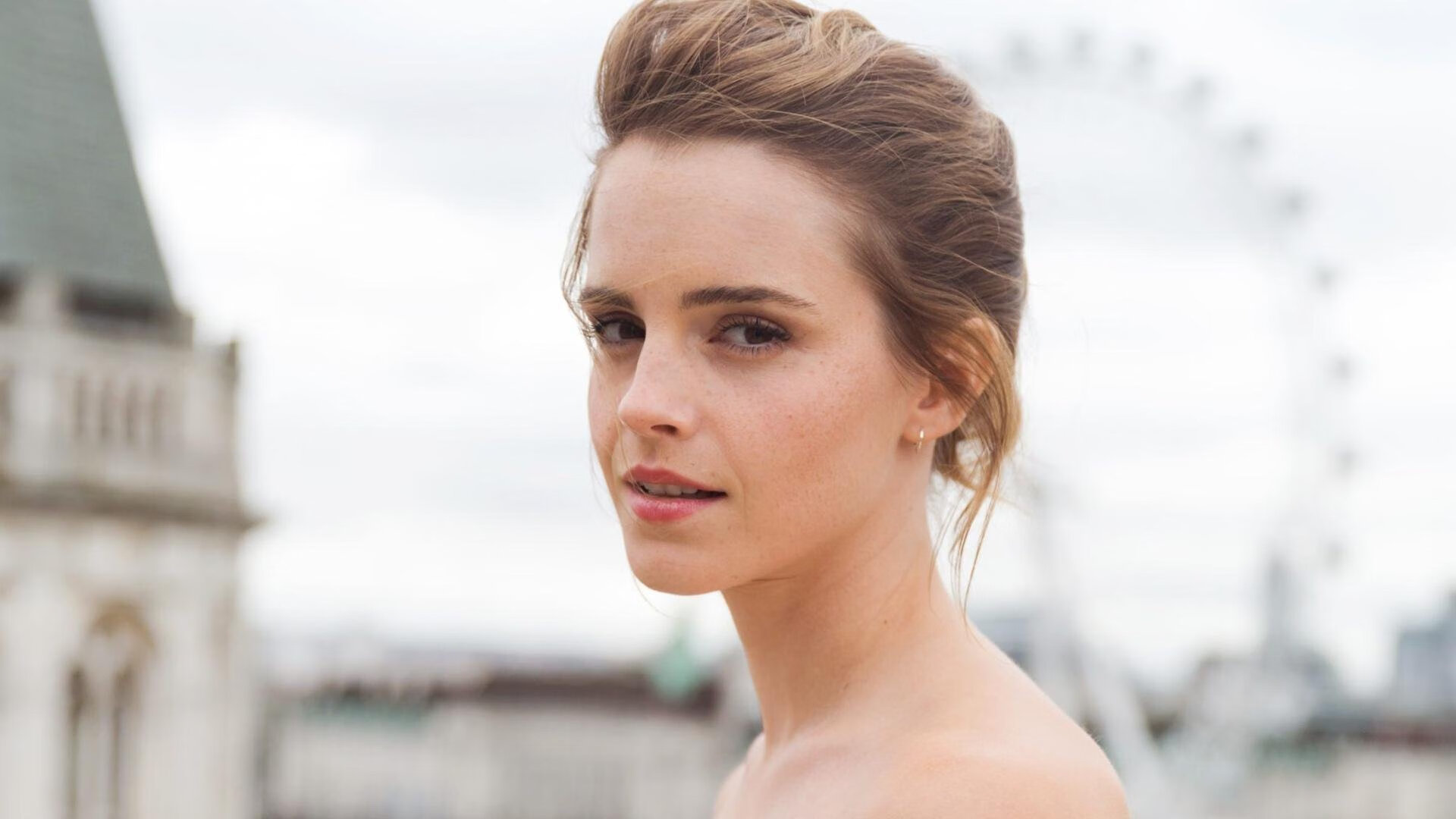 kaiyun官方入口登录-老鹰主场观众爆满气氛热烈，老鹰队视频