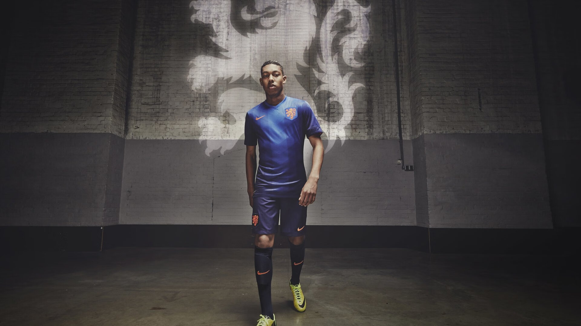 kaiyun 开云体育-战术分析：某场比赛如何利用换人换阵改变局势？，联赛换人